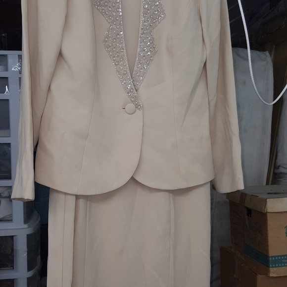 FORMAL DRESS - Picture 2 of 4